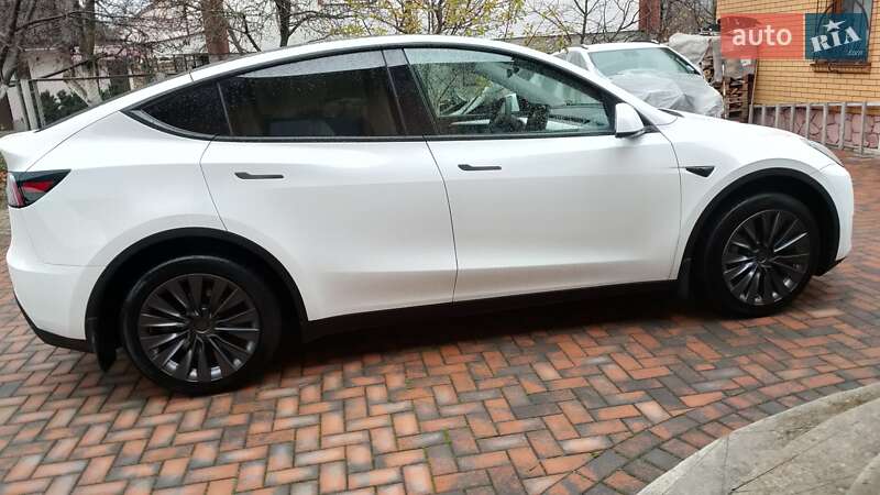 Внедорожник / Кроссовер Tesla Model Y 2024 в Киеве