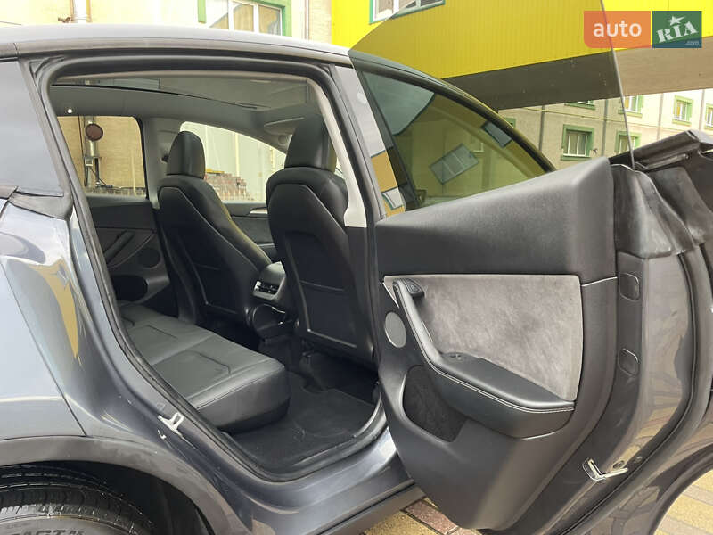 Позашляховик / Кросовер Tesla Model Y 2023 в Стрию фото 52 Позашляховик / Кросовер Tesla Model Y 2023 в Стрию