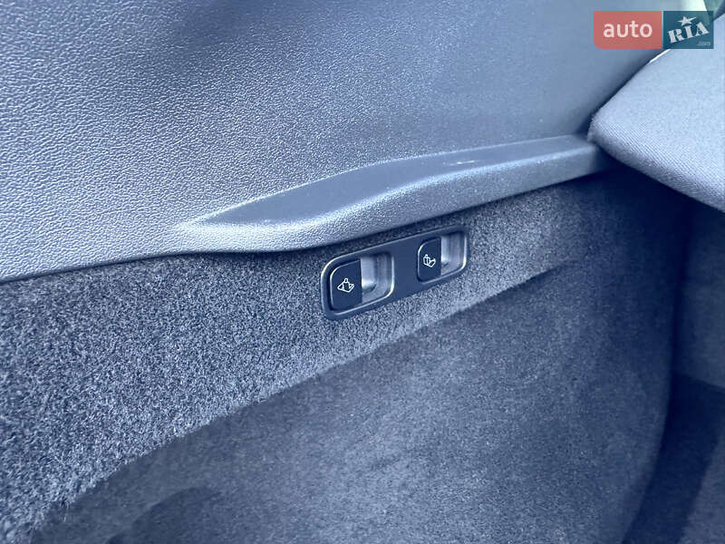 Позашляховик / Кросовер Tesla Model Y 2022 в Львові фото 31 Позашляховик / Кросовер Tesla Model Y 2022 в Львові