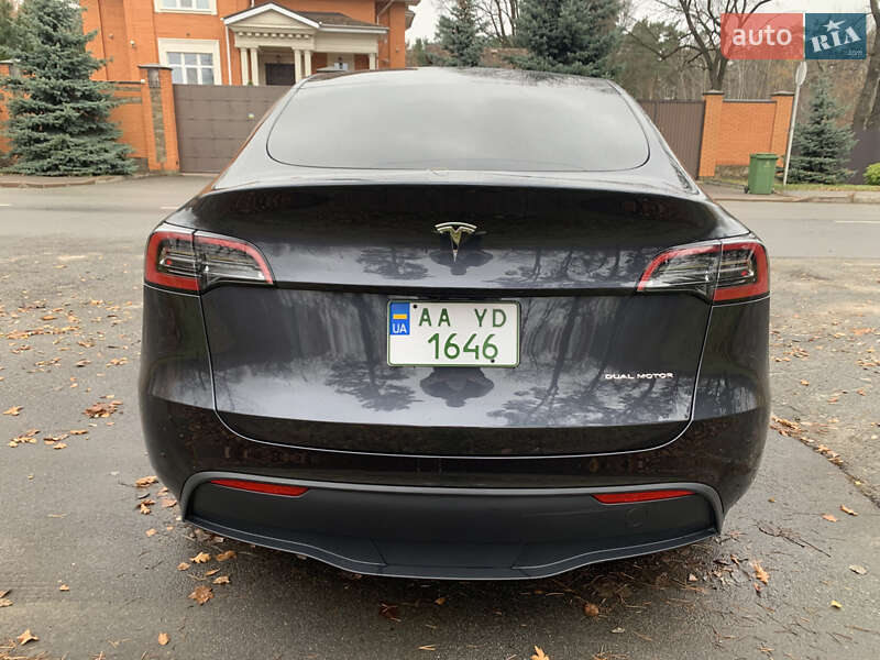 Внедорожник / Кроссовер Tesla Model Y 2024 в Киеве