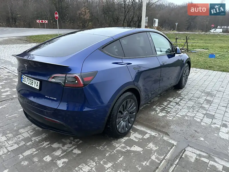 Tesla Model Y 2024 VIN 7SAYGDEE1RA269598 фото оголошення 3 з 55