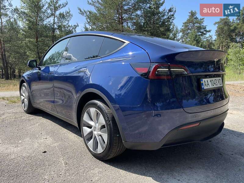 Позашляховик / Кросовер Tesla Model Y 2024 в Києві