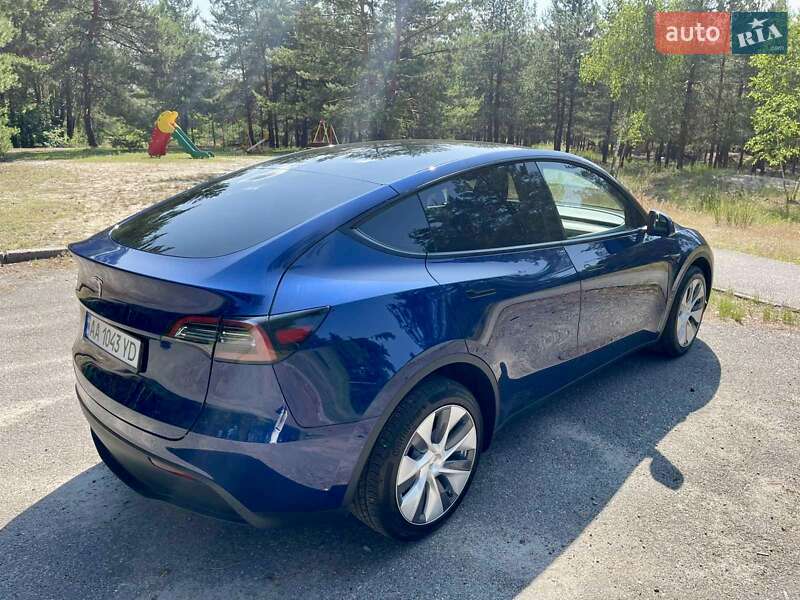Позашляховик / Кросовер Tesla Model Y 2024 в Києві