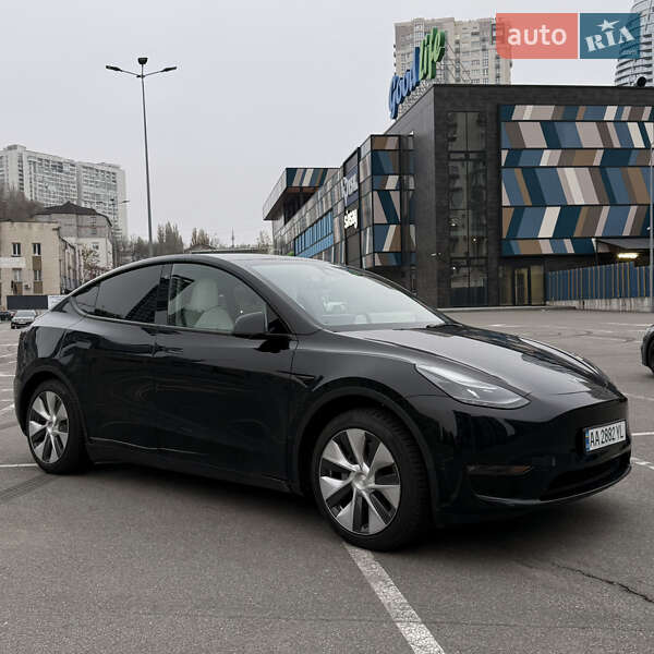 Внедорожник / Кроссовер Tesla Model Y 2023 в Киеве