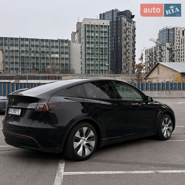 Внедорожник / Кроссовер Tesla Model Y 2023 в Киеве