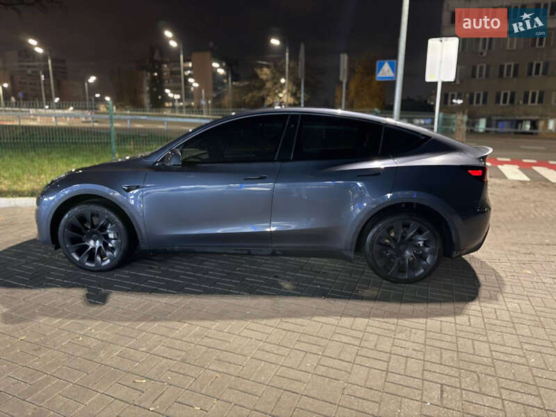 Tesla Model Y 2023