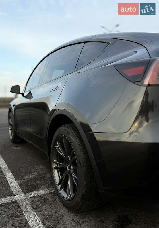 Внедорожник / Кроссовер Tesla Model Y 2024 в Ровно