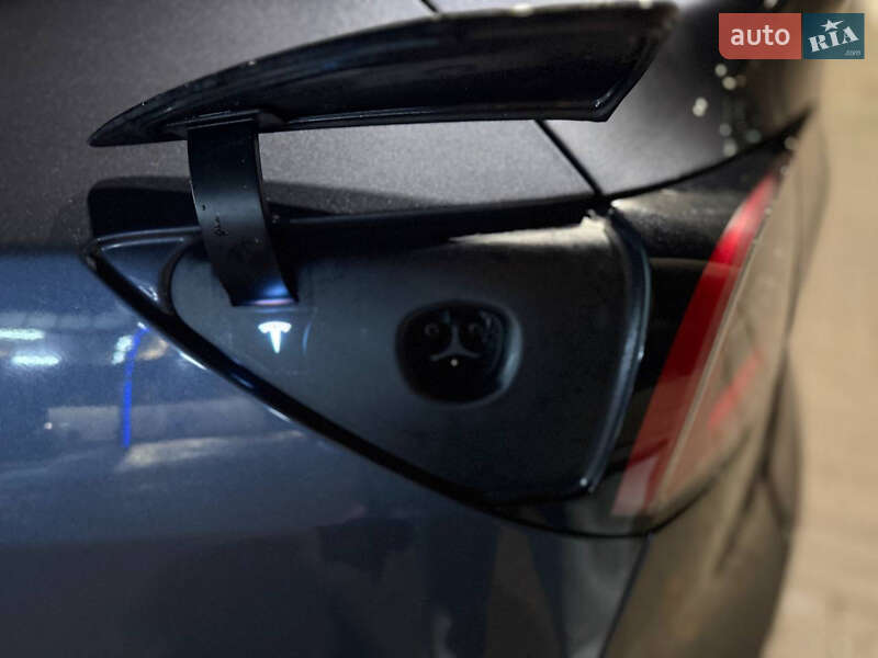 Позашляховик / Кросовер Tesla Model Y 2023 в Києві