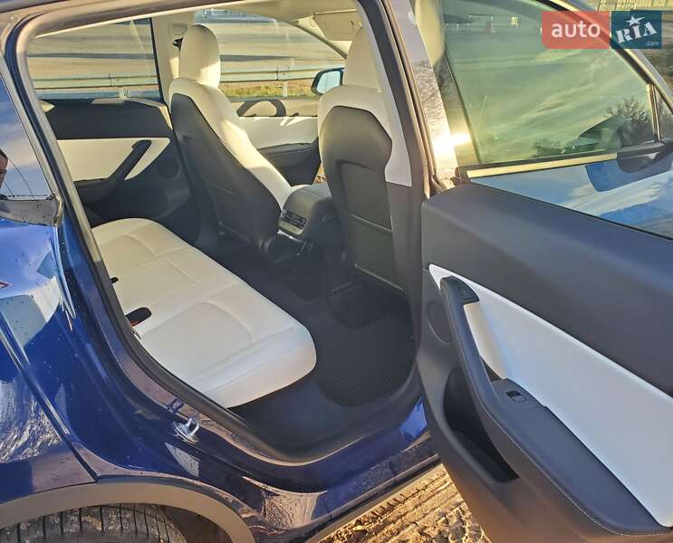 Внедорожник / Кроссовер Tesla Model Y 2022 в Киеве