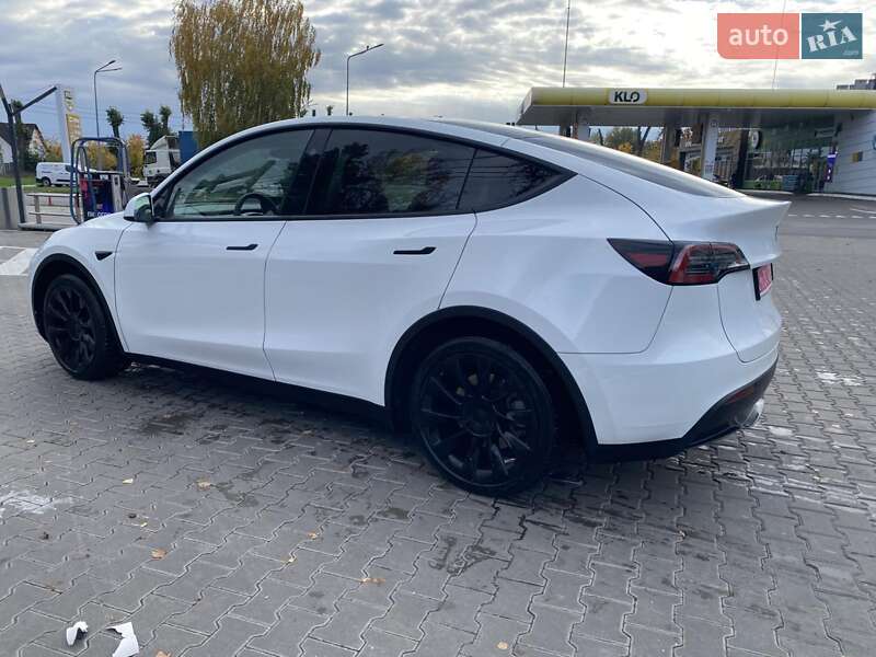 Внедорожник / Кроссовер Tesla Model Y 2023 в Киеве