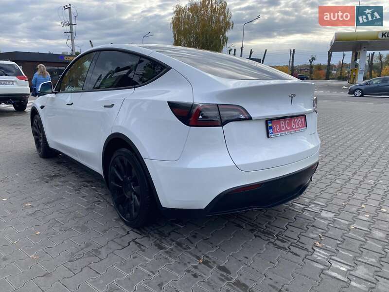 Внедорожник / Кроссовер Tesla Model Y 2023 в Киеве