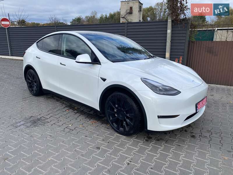 Внедорожник / Кроссовер Tesla Model Y 2023 в Киеве