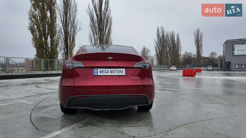 Внедорожник / Кроссовер Tesla Model Y 2024 в Киеве