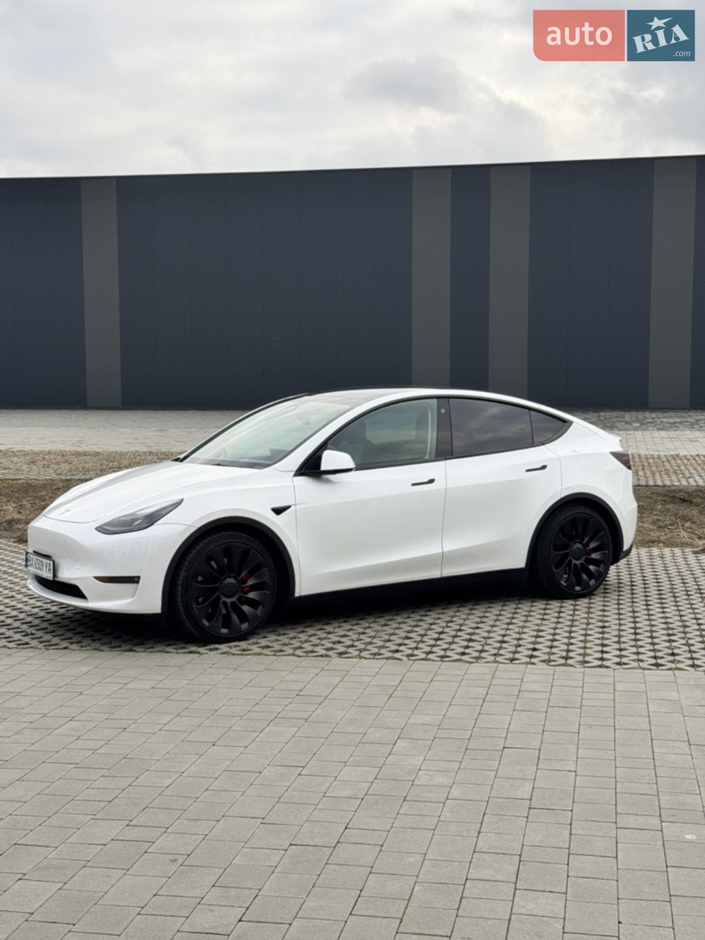 2022 Tesla Model Y - мініатюра 4