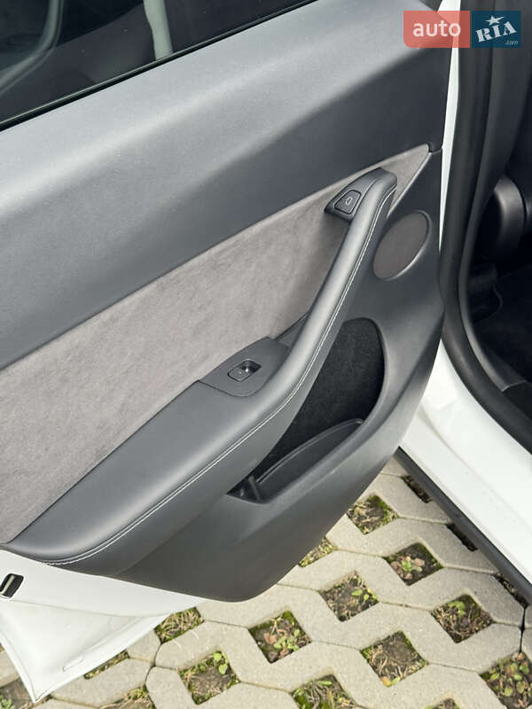 Внедорожник / Кроссовер Tesla Model Y 2022 в Хмельницком фото 20 Внедорожник / Кроссовер Tesla Model Y 2022 в Хмельницком