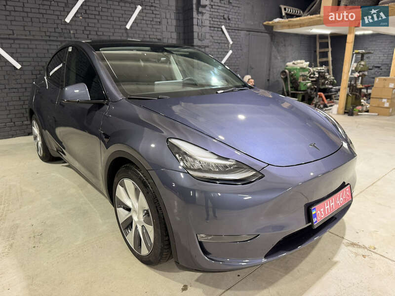 Внедорожник / Кроссовер Tesla Model Y 2023 в Киеве