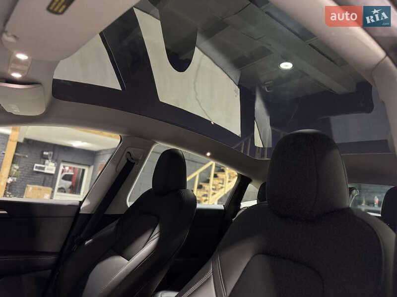 Внедорожник / Кроссовер Tesla Model Y 2023 в Киеве