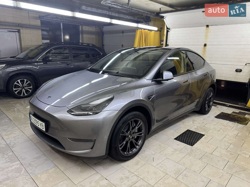Позашляховик / Кросовер Tesla Model Y 2025 в Києві