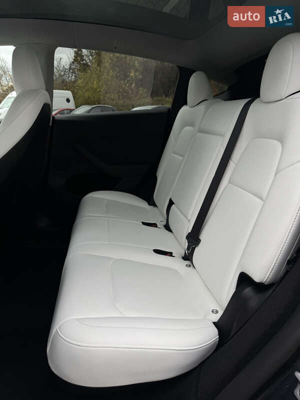 Внедорожник / Кроссовер Tesla Model Y 2024 в Львове