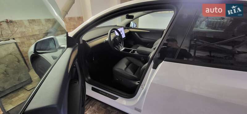 Позашляховик / Кросовер Tesla Model Y 2023 в Івано-Франківську фото 18 Позашляховик / Кросовер Tesla Model Y 2023 в Івано-Франківську