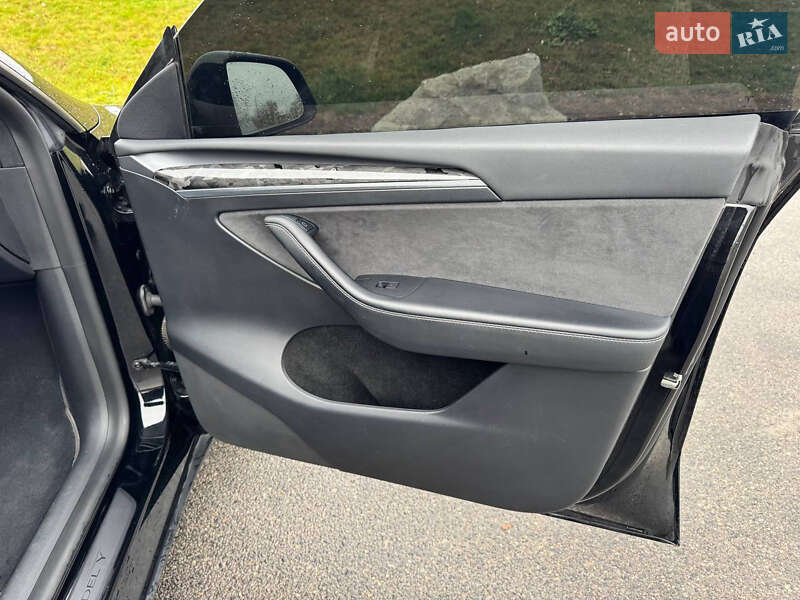 Позашляховик / Кросовер Tesla Model Y 2022 в Дніпрі