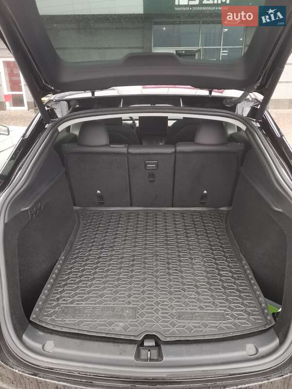 Позашляховик / Кросовер Tesla Model Y 2023 в Полтаві фото 7 Позашляховик / Кросовер Tesla Model Y 2023 в Полтаві