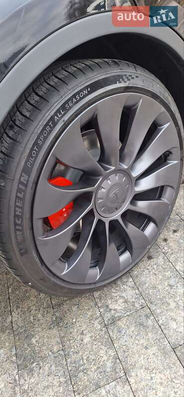 Внедорожник / Кроссовер Tesla Model Y 2023 в Хусте