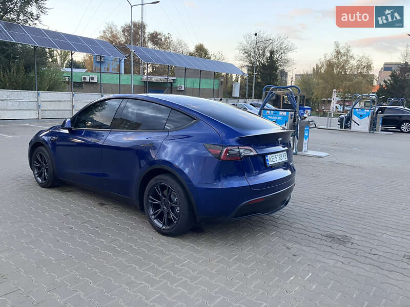 Позашляховик / Кросовер Tesla Model Y 2023 в Кривому Розі