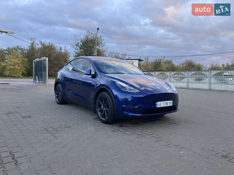 Tesla Model Y 2023