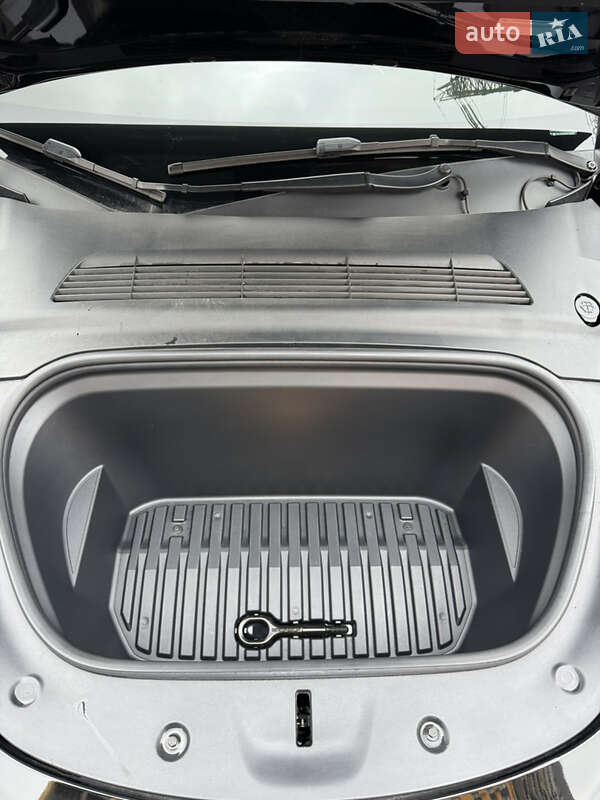 Внедорожник / Кроссовер Tesla Model Y 2022 в Киеве фото 7 Внедорожник / Кроссовер Tesla Model Y 2022 в Киеве