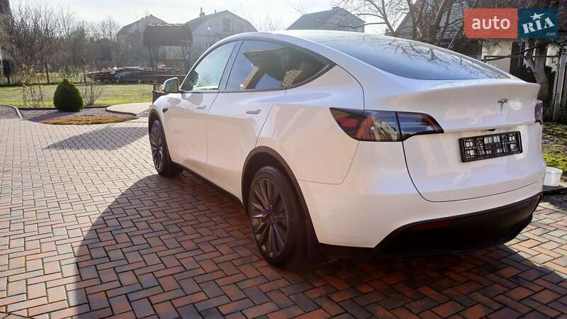 Внедорожник / Кроссовер Tesla Model Y 2024 в Киеве