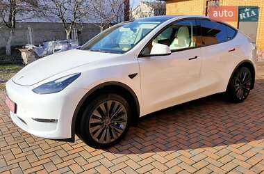 Внедорожник / Кроссовер Tesla Model Y 2024 в Киеве