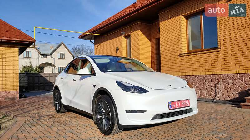 Внедорожник / Кроссовер Tesla Model Y 2024 в Киеве
