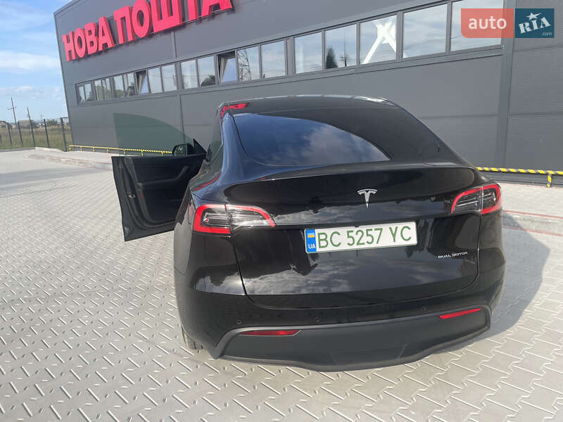 Позашляховик / Кросовер Tesla Model Y 2021 в Золочеві
