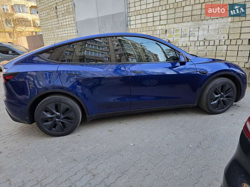 Позашляховик / Кросовер Tesla Model Y 2024 в Львові фото 22 Позашляховик / Кросовер Tesla Model Y 2024 в Львові