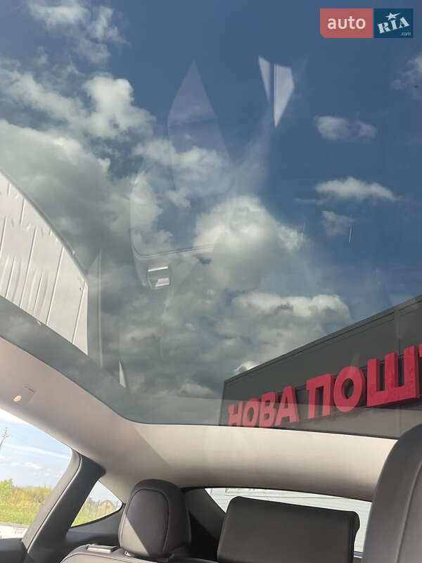 Позашляховик / Кросовер Tesla Model Y 2021 в Золочеві
