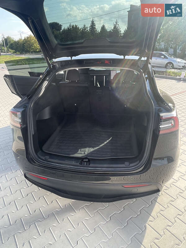Позашляховик / Кросовер Tesla Model Y 2021 в Золочеві