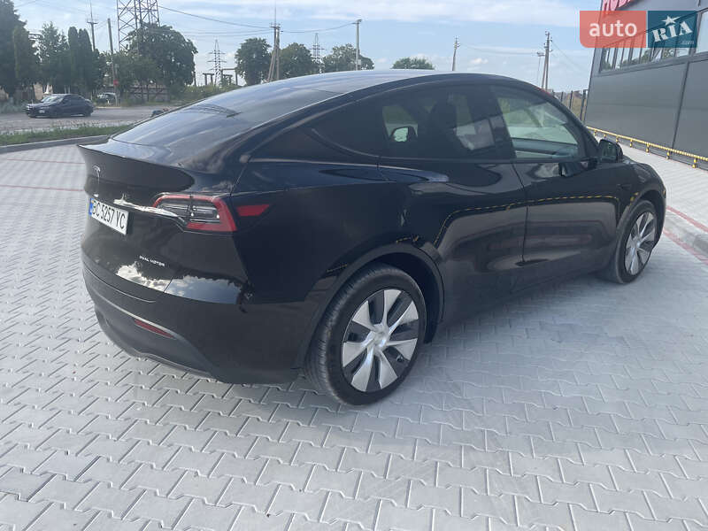 Позашляховик / Кросовер Tesla Model Y 2021 в Золочеві