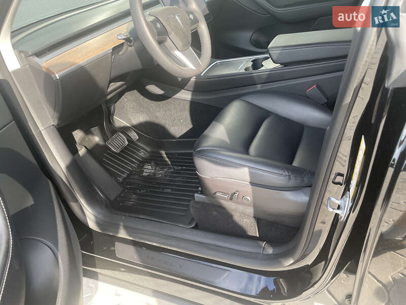 Позашляховик / Кросовер Tesla Model Y 2021 в Золочеві