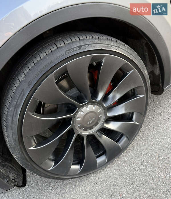 Позашляховик / Кросовер Tesla Model Y 2024 в Києві фото 20 Позашляховик / Кросовер Tesla Model Y 2024 в Києві