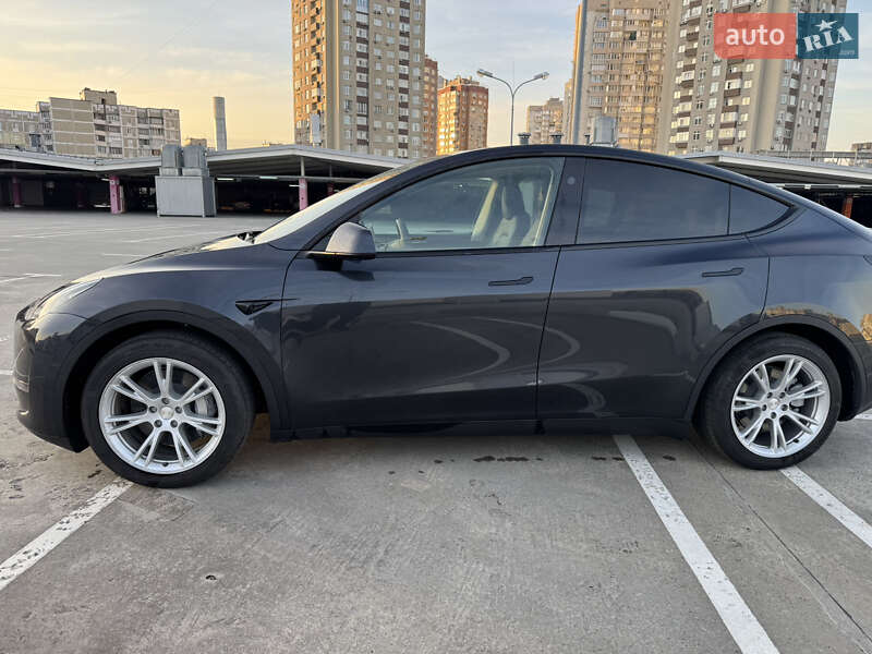 Позашляховик / Кросовер Tesla Model Y 2024 в Києві фото 3 Позашляховик / Кросовер Tesla Model Y 2024 в Києві