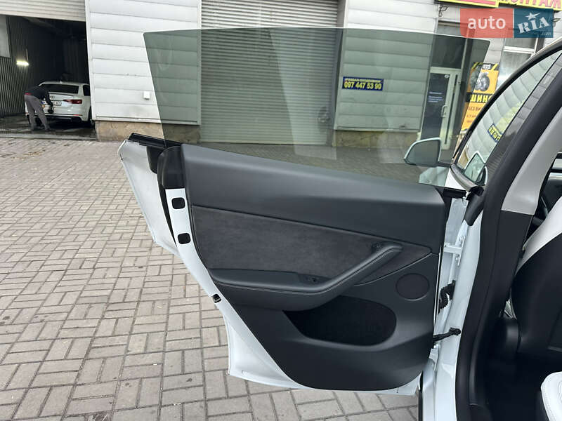 Внедорожник / Кроссовер Tesla Model Y 2023 в Днепре фото 20 Внедорожник / Кроссовер Tesla Model Y 2023 в Днепре