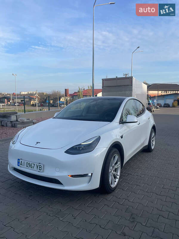 Позашляховик / Кросовер Tesla Model Y 2022 в Гатне