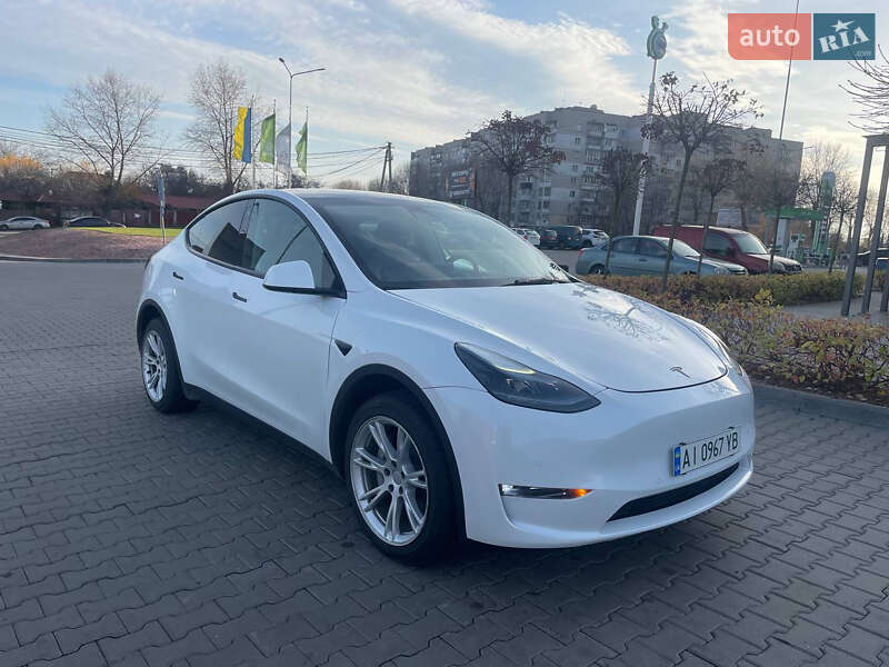 Позашляховик / Кросовер Tesla Model Y 2022 в Гатне
