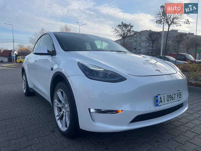 Позашляховик / Кросовер Tesla Model Y 2022 в Гатне