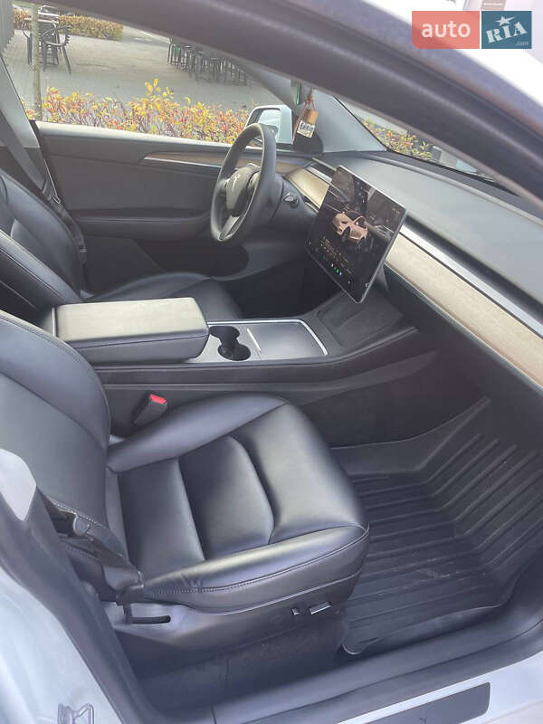 Позашляховик / Кросовер Tesla Model Y 2022 в Гатне