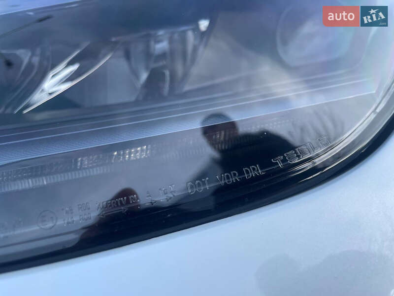 Позашляховик / Кросовер Tesla Model Y 2022 в Гатне