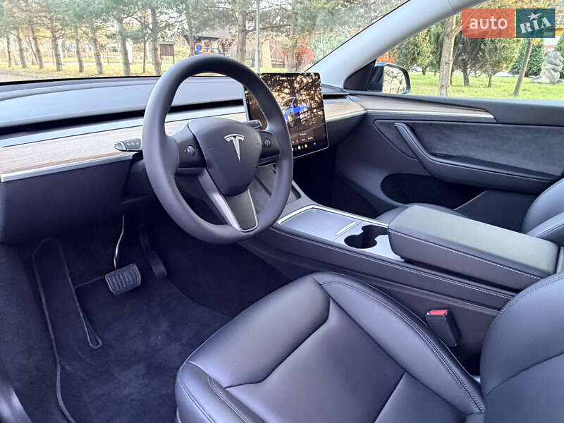 Внедорожник / Кроссовер Tesla Model Y 2024 в Дрогобыче