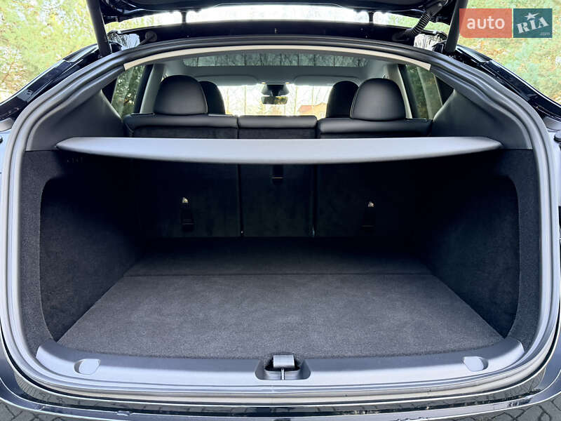 Внедорожник / Кроссовер Tesla Model Y 2024 в Дрогобыче