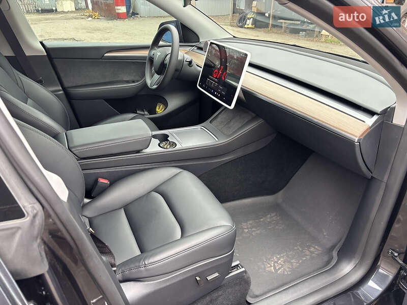 Внедорожник / Кроссовер Tesla Model Y 2024 в Киеве фото 21 Внедорожник / Кроссовер Tesla Model Y 2024 в Киеве